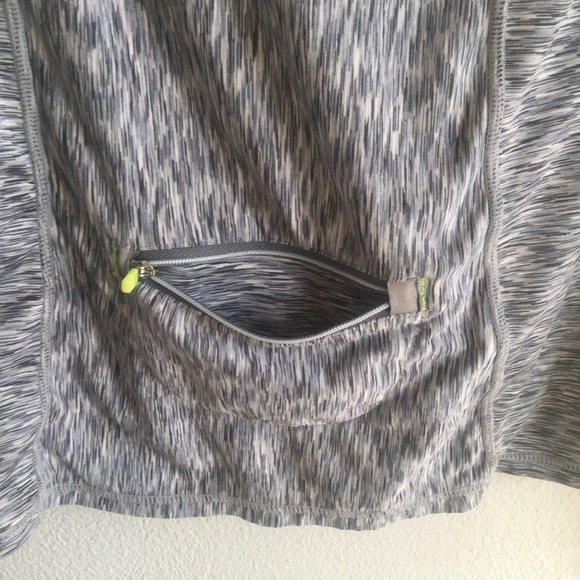 Athleta Mendoza 1/2 Zip Running Shirt Thumb Holes Space Dye Gray/Blue Size Small - Picture 13 of 16